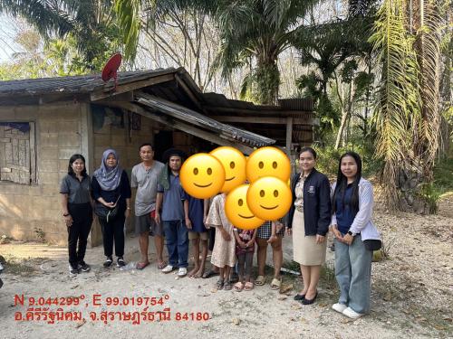 พช.คีรีรัฐนิคม ร่วมกับ ทีมปฏิบัติการขจัดความยากจนและพัฒนาคนทุกช่วงวัยอย่างยั่งยืนตามหลักปรัชญาของเศรษฐกิจพอเพียงติดตามและคัดกรองข้อมูลครัวเรือนตกเกณฑ์ตัวชี้วัดที่ 13 ครัวเรือนมีความมั่นคงในที่อยู่อาศัย